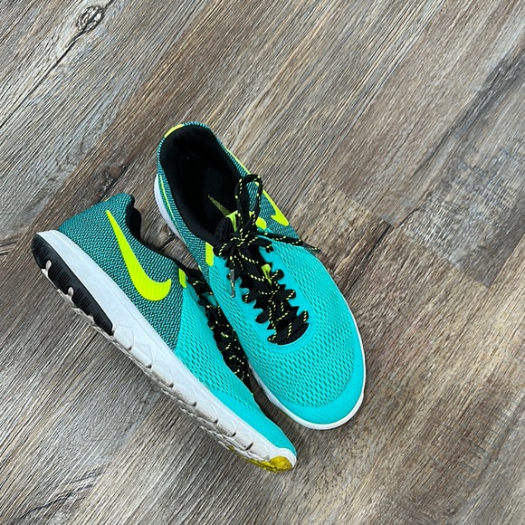 Nike Flex Experience RN 5 running shoes 8 green teal yellow black - Picture 1 of 8